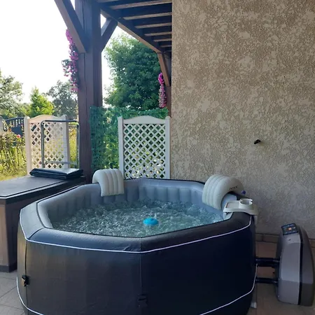 Des Lauriers Roses - Piscine Collective, Spas Et Jardins Prives - 7 Kms De La De Lespecier Daire