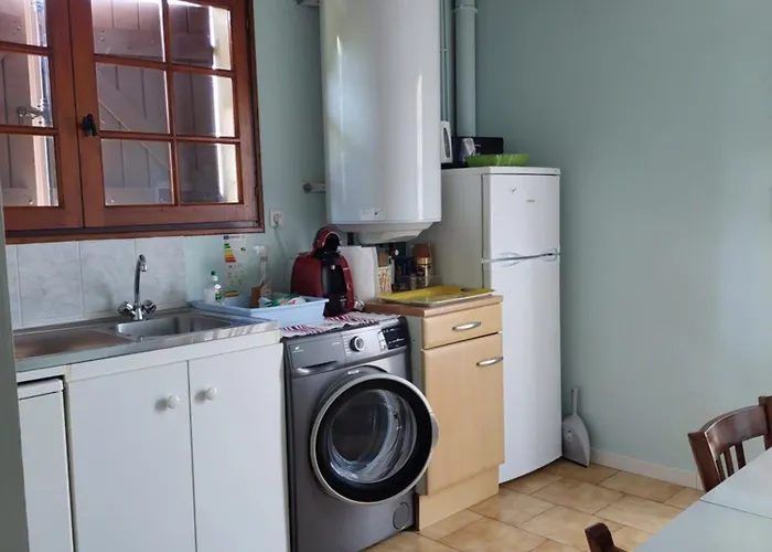 Des Lauriers Roses - Piscine Collective, Spas Et Jardins Prives - 7 Kms De La De Lespecier