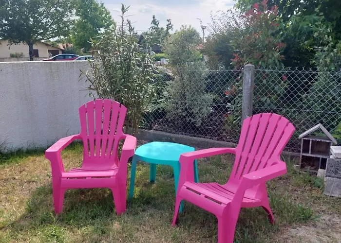 Des Lauriers Roses - Piscine Collective, Spas Et Jardins Privés - 7 Kms De La De Lespecier Appartement *